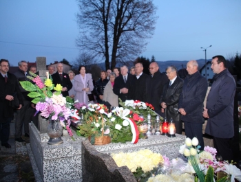 Obchody w Gminie Gilowice z okazji Święta Odzyskania Niepodległości przez Polskę połączone z wspomnieniami "DROGI DO WOLNOŚCI" Stanisława Pyjasa w Jego 45. rocznicę śmierci. - zdjęcie10
